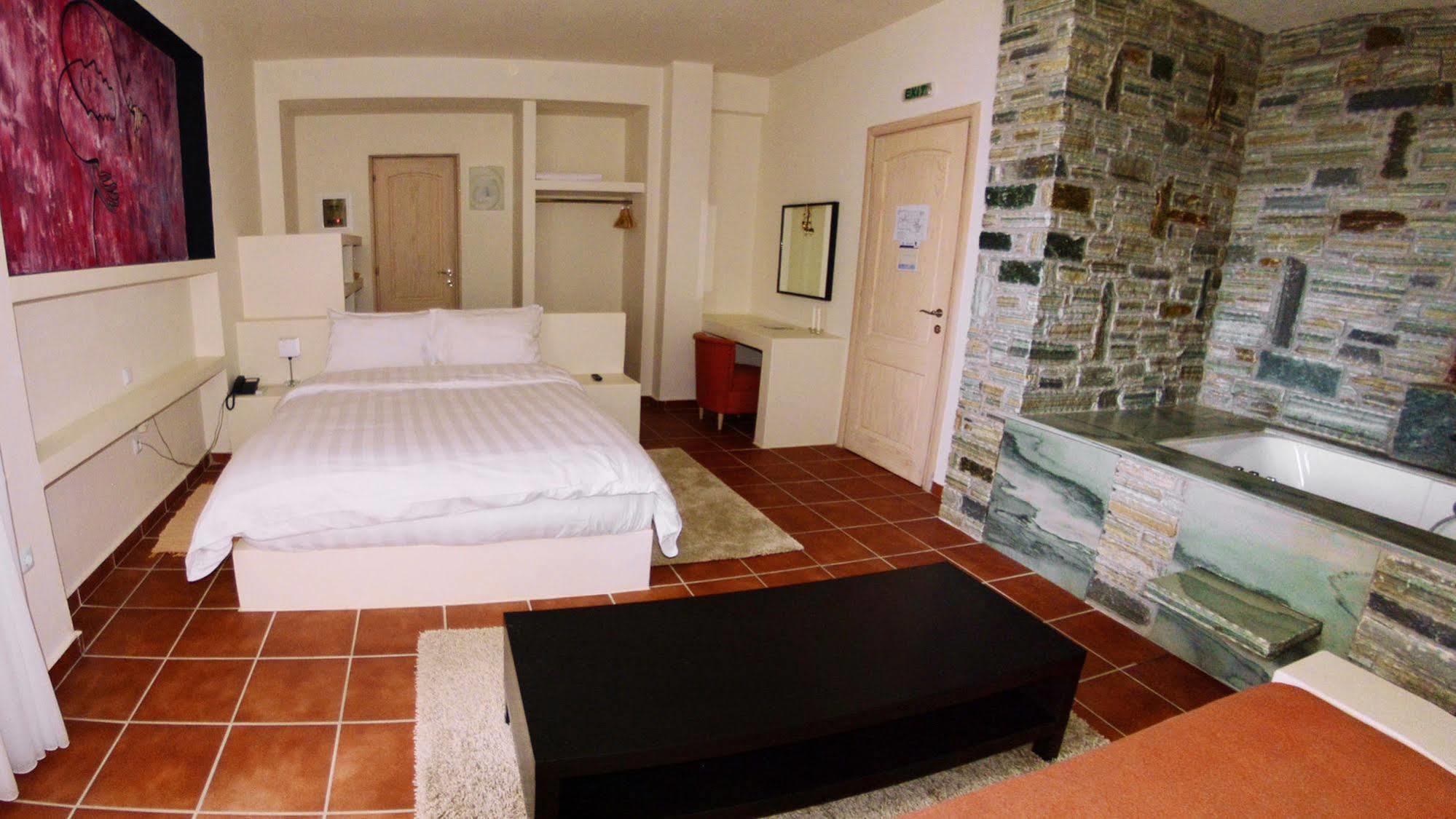 Filion Eco Hotel & Suites 네아 스티라 외부 사진